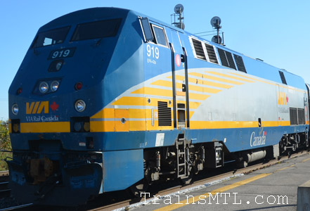 Locomotive VIA919 left side / coté gauche